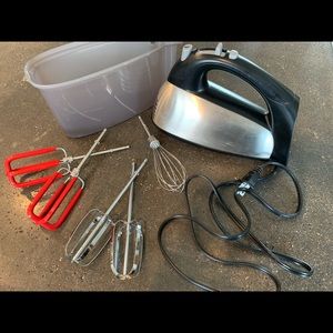 Hamilton Beach Hand Mixer with extra Beaters